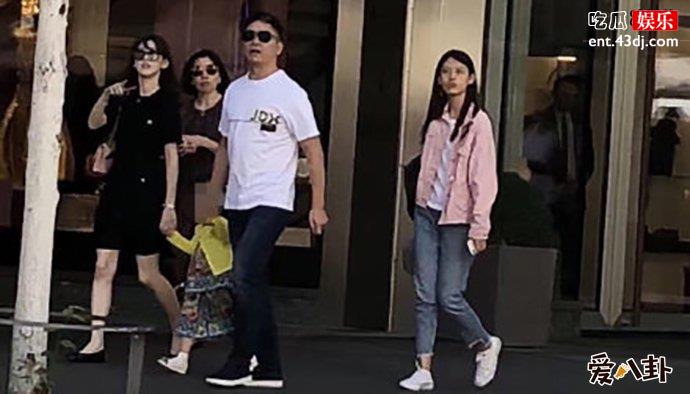 刘强东章泽天携女同游瑞士