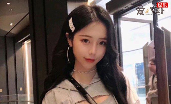 女主播丑曦照片