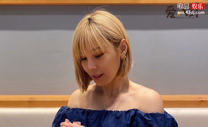 歌手李佳薇