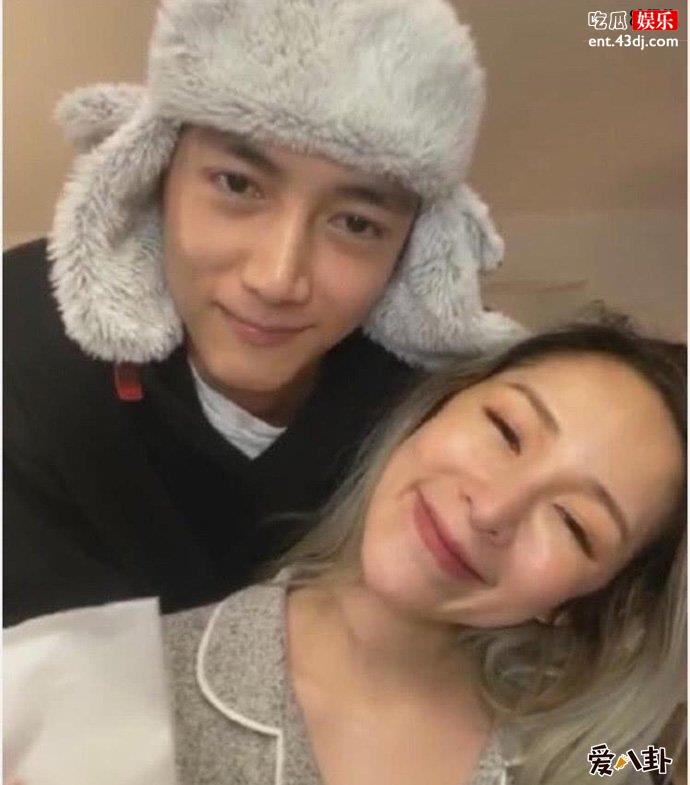 萧亚轩力捧男友黄皓