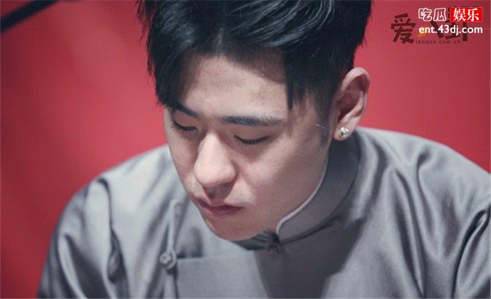 张云雷怎么摔的