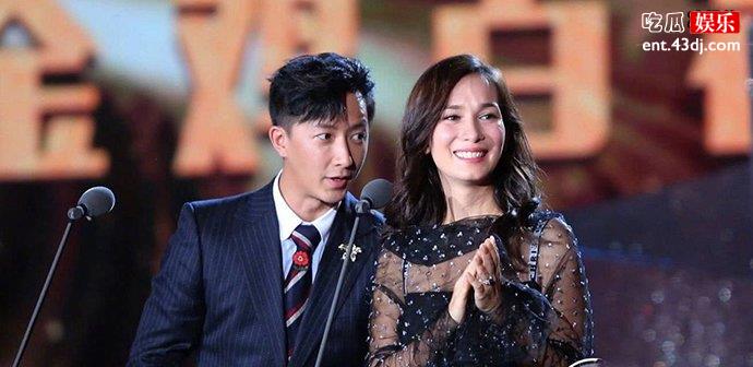 左手无名指钻戒抢眼