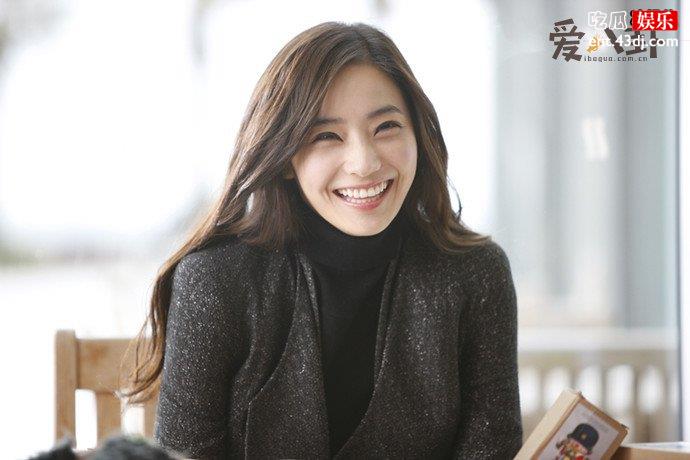 韩彩英近照