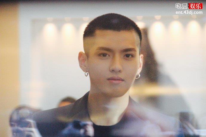 吴亦凡新歌又被嘲电死黑粉