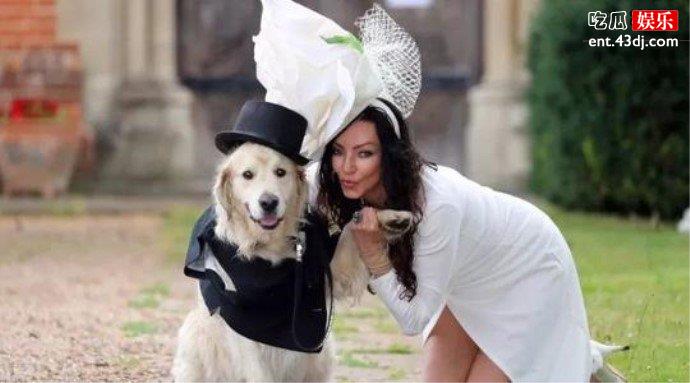 女模特嫁给爱犬