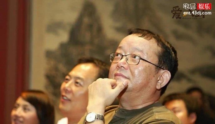 王刚现任妻子郑艳东小二十岁