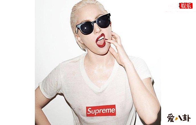 LadyGaga宣布与男友分手