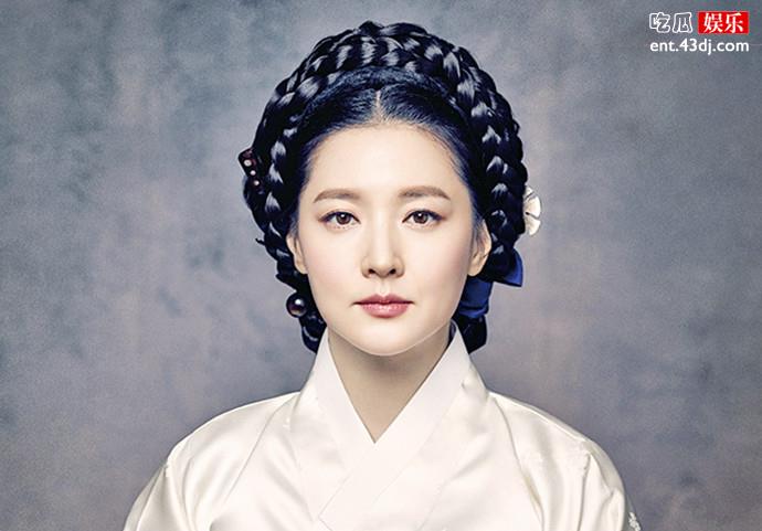 李英爱师任堂定妆照片