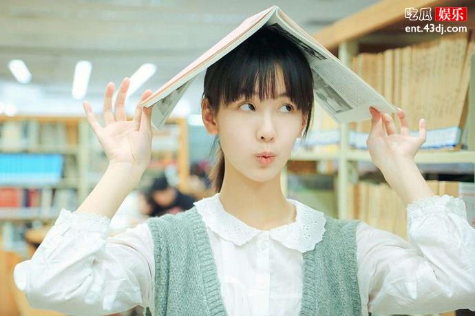 陈都灵在上大学的时候进入娱乐圈