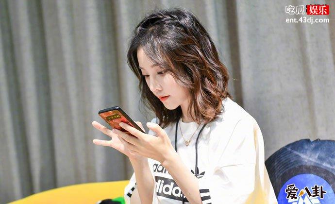 冯提莫宣布暂停直播