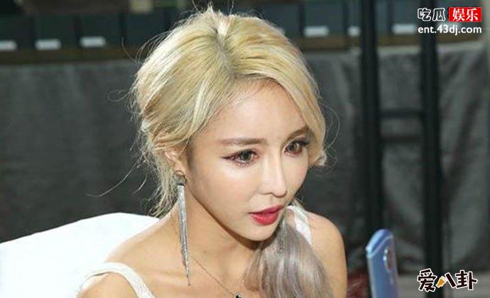 女星雪碧
