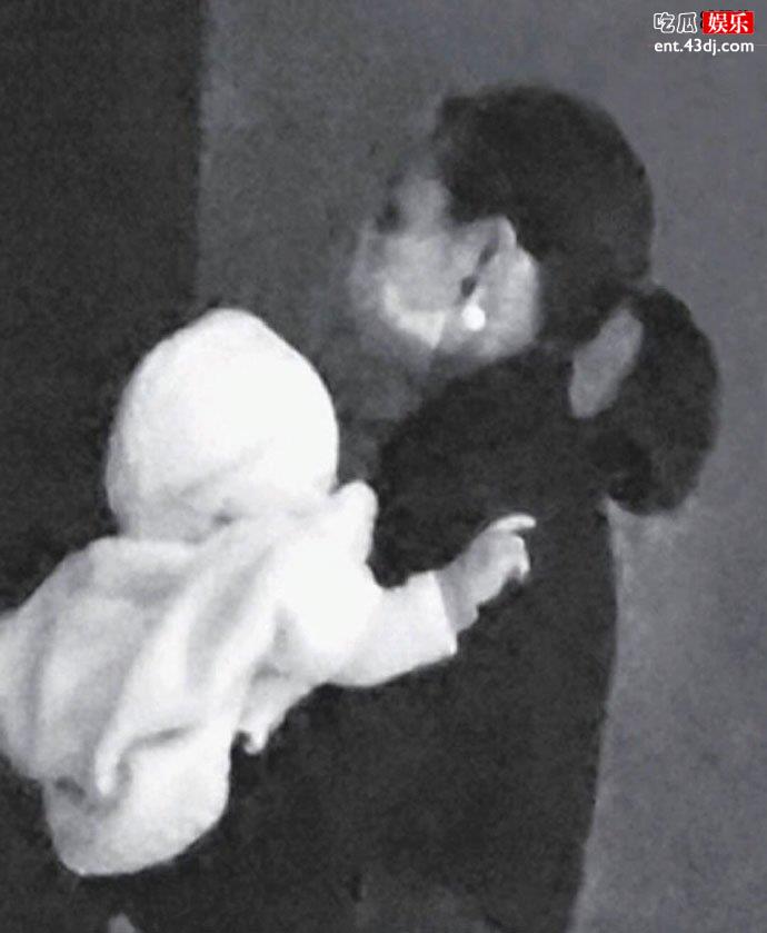 吹石一惠被拍一个人和孩子外出