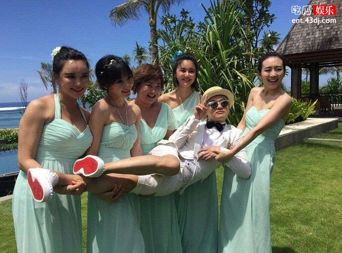 柳岩在包贝尔婚礼做伴娘