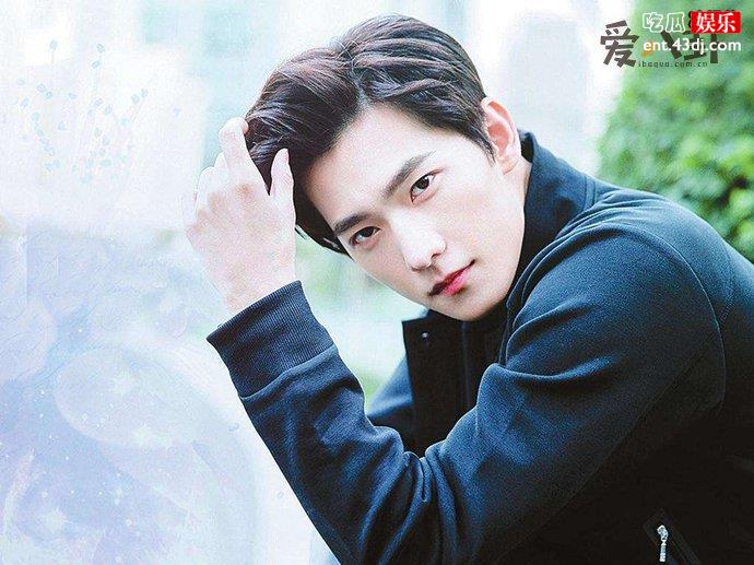杨洋回应倒模事件