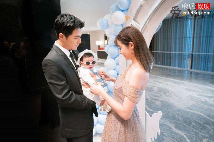 姜潮、麦迪娜和儿子