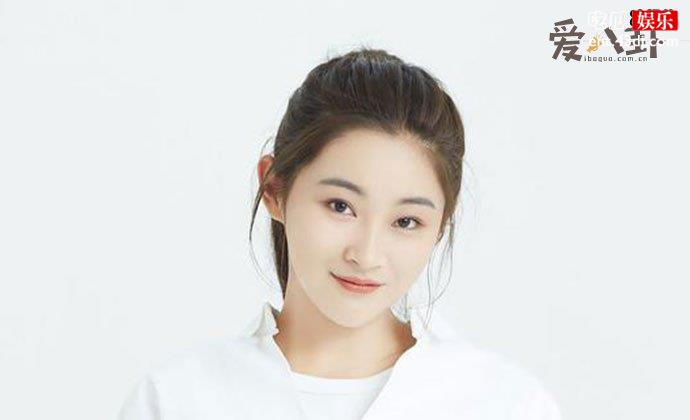 姜嫄照片