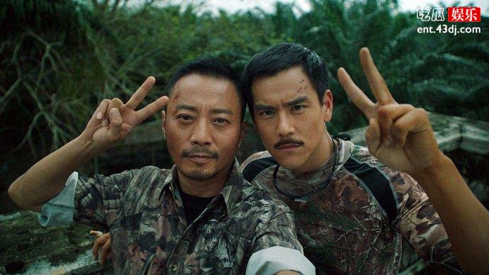 《湄公河行动》两位主演张涵予和彭于晏合影