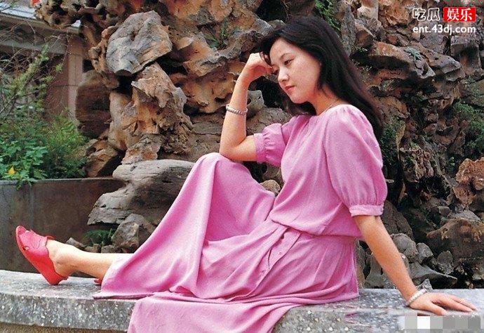 邓婕和前夫的婚姻