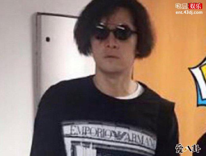 胡歌爆炸头造型