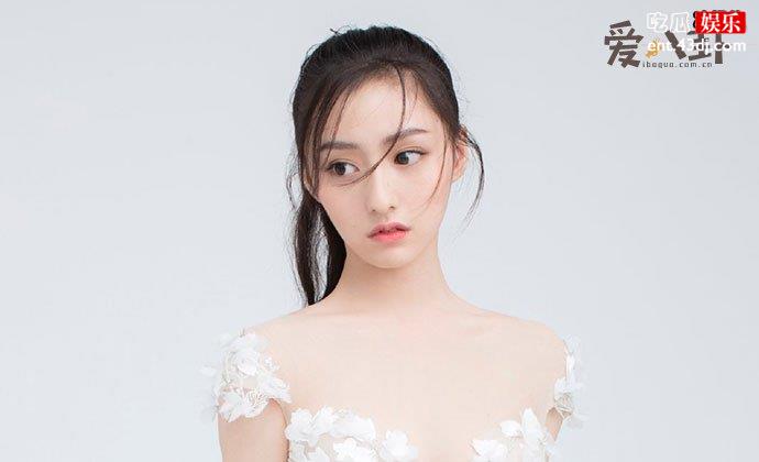 胡连馨照片