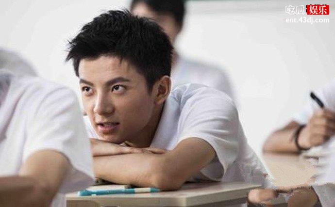 吴俊余照片