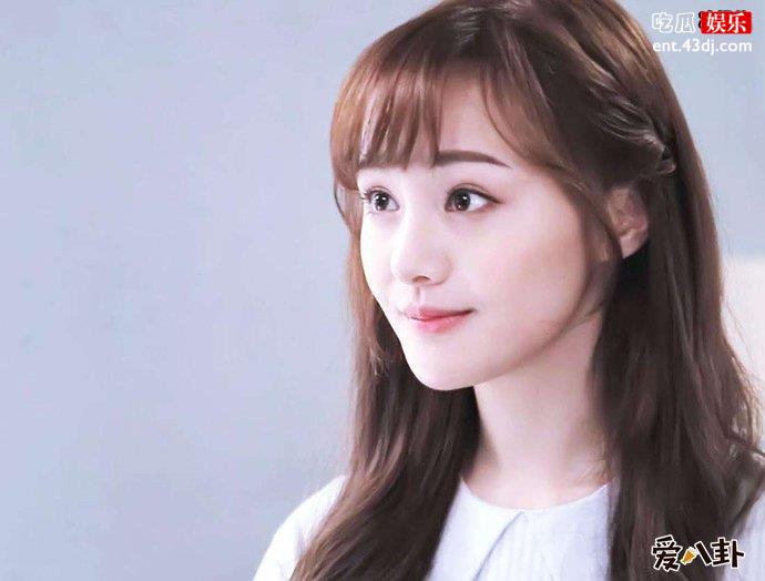 郑爽一家现身春晚彩排
