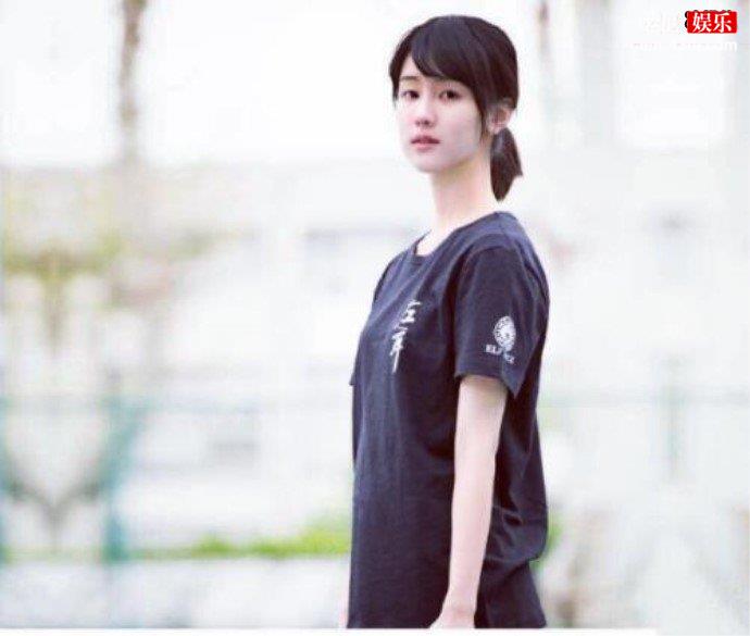 陈都灵高中丑事