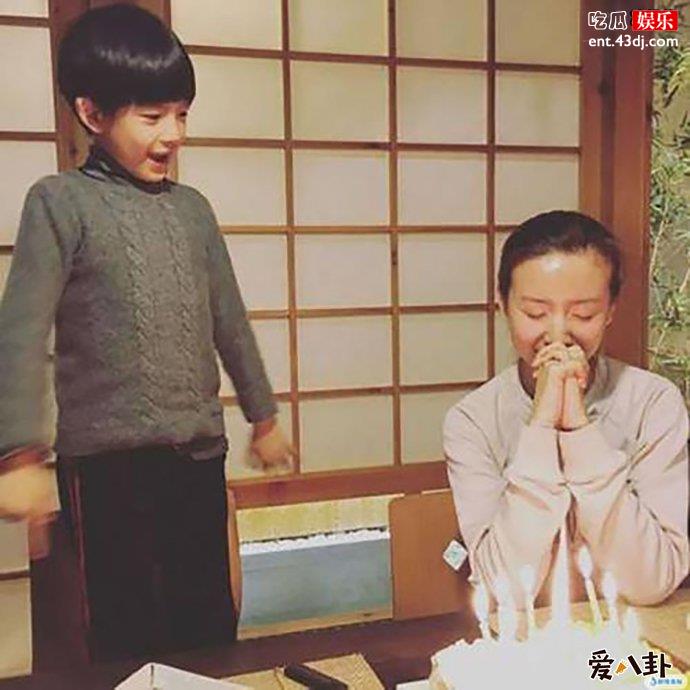 父子为何8年不能相见
