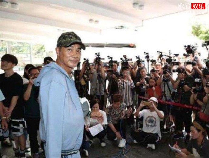 任达华面对媒体