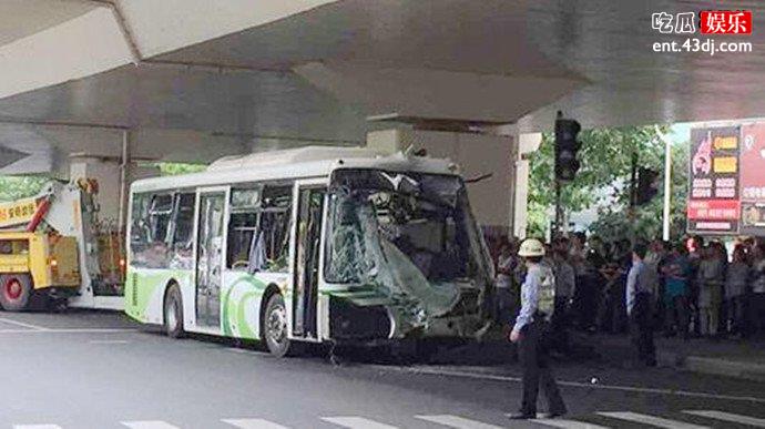 44路公交车照片