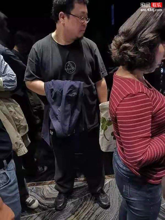 网上疑似老罗寻找代工厂