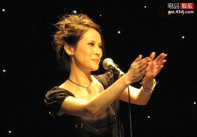 杨乃文照片