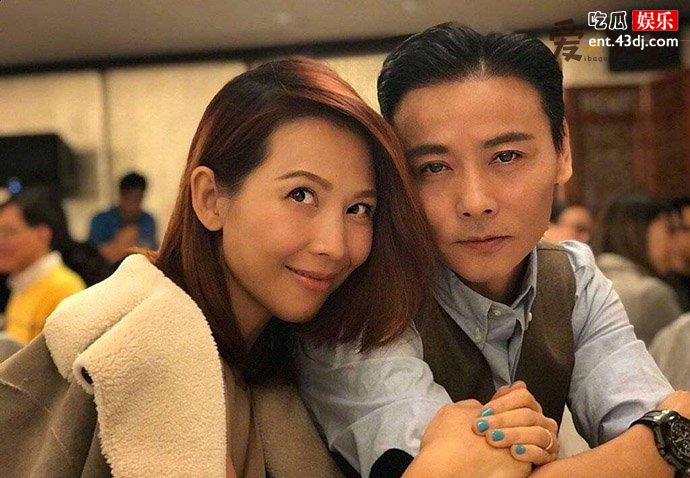 蔡少芬张晋夫妻合影