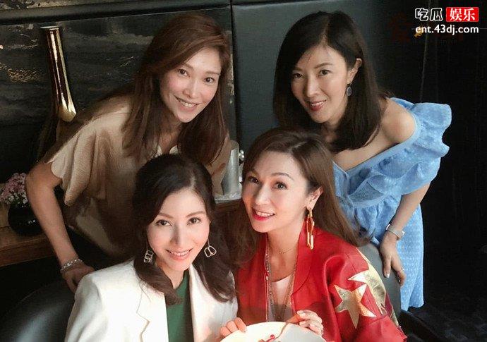 李嘉欣姐姐李嘉明（右上）