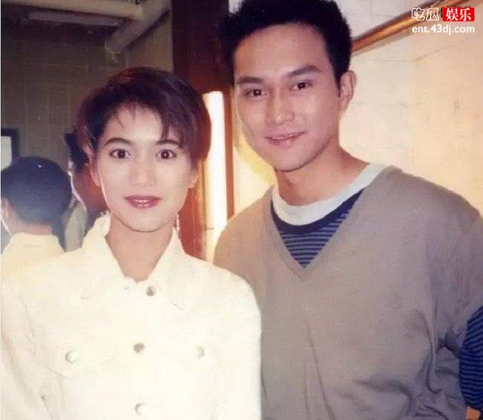 袁咏仪和张智霖年轻时候照片