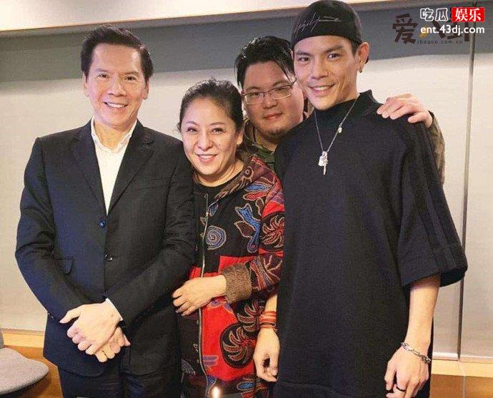 向太夫妇和两个儿子