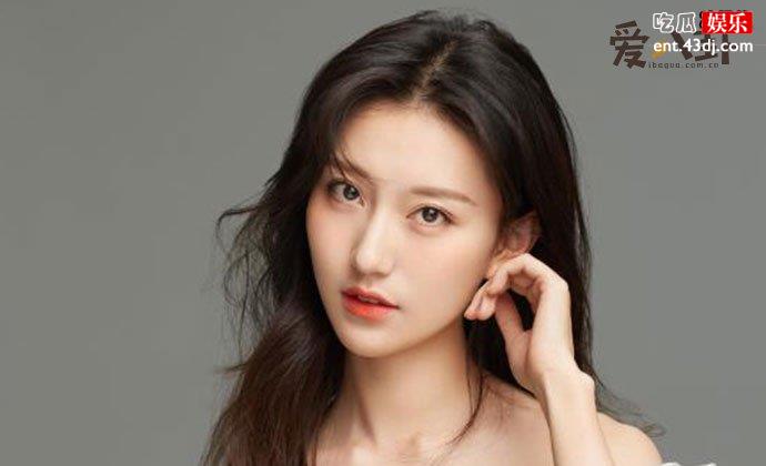 女演员张鑫照片