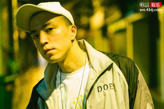 Jony J照片