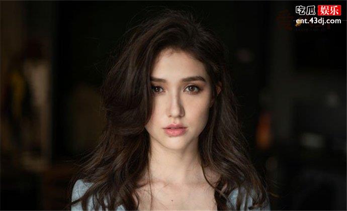 演员恩美是中美混血