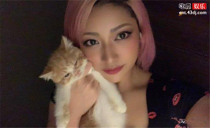 女星木村花的照片