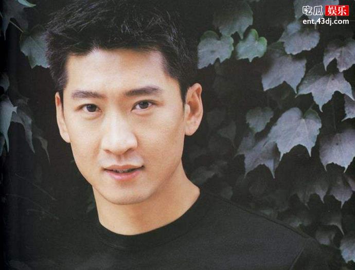 尔康扮演者周杰结婚了吗妻子是谁