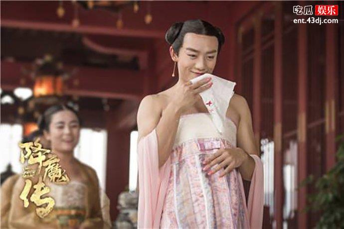 郑凯女装也如邓超辣眼睛