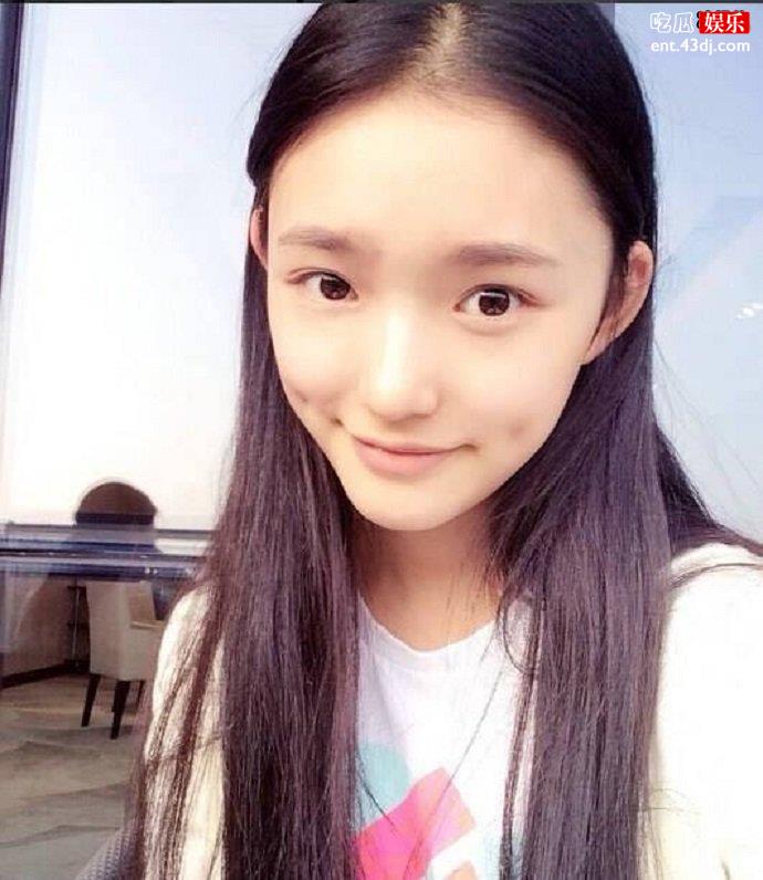 林允近照