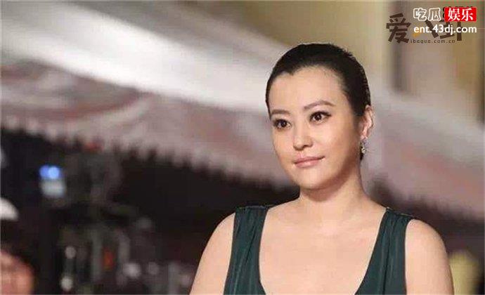 郝蕾两结两离感情坎坷
