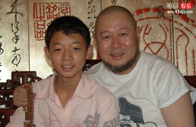 霍尊和父亲霍烽