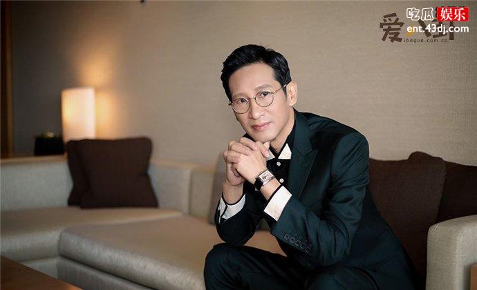 演员王劲松照片