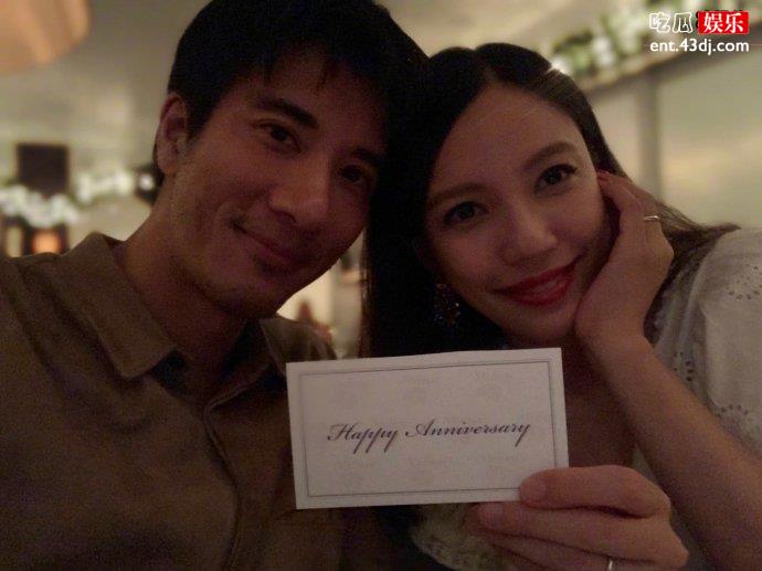 王力宏李靓蕾高调秀恩爱