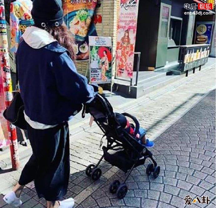张柏芝为三胎庆生