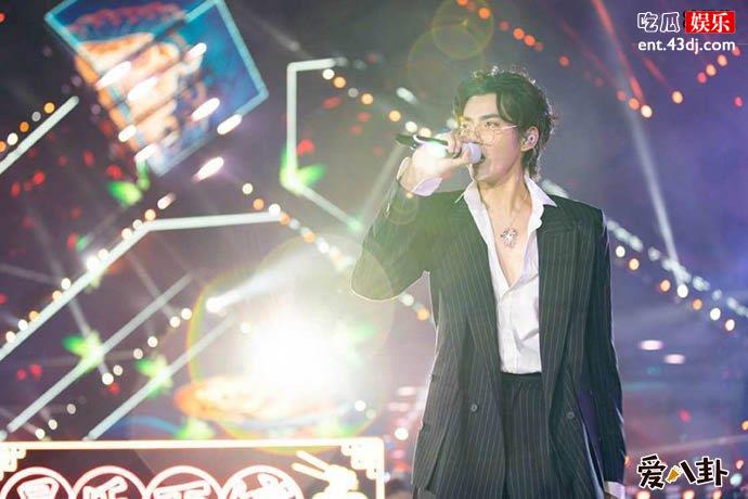 吴亦凡脖子“吻痕”真实原因是啥