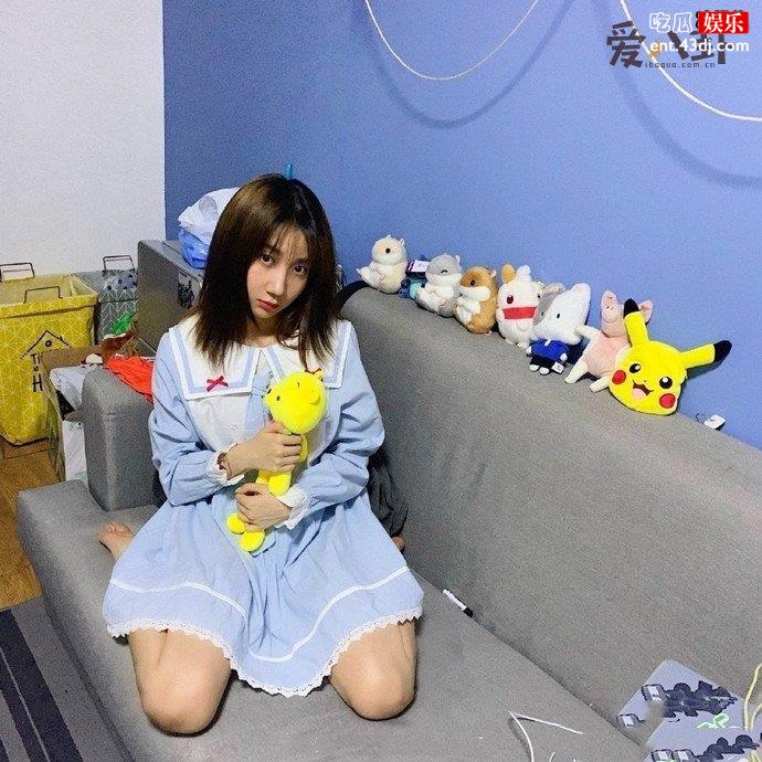 乃万solo出道之后人气一路高涨